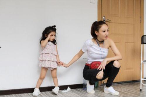 医生爆料郑希怡视频大全,揭秘背后惊人内幕  第1张